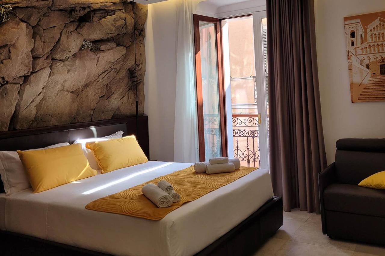 Palazzo Ferrucci Luxury Suites Cagliari Exterior foto
