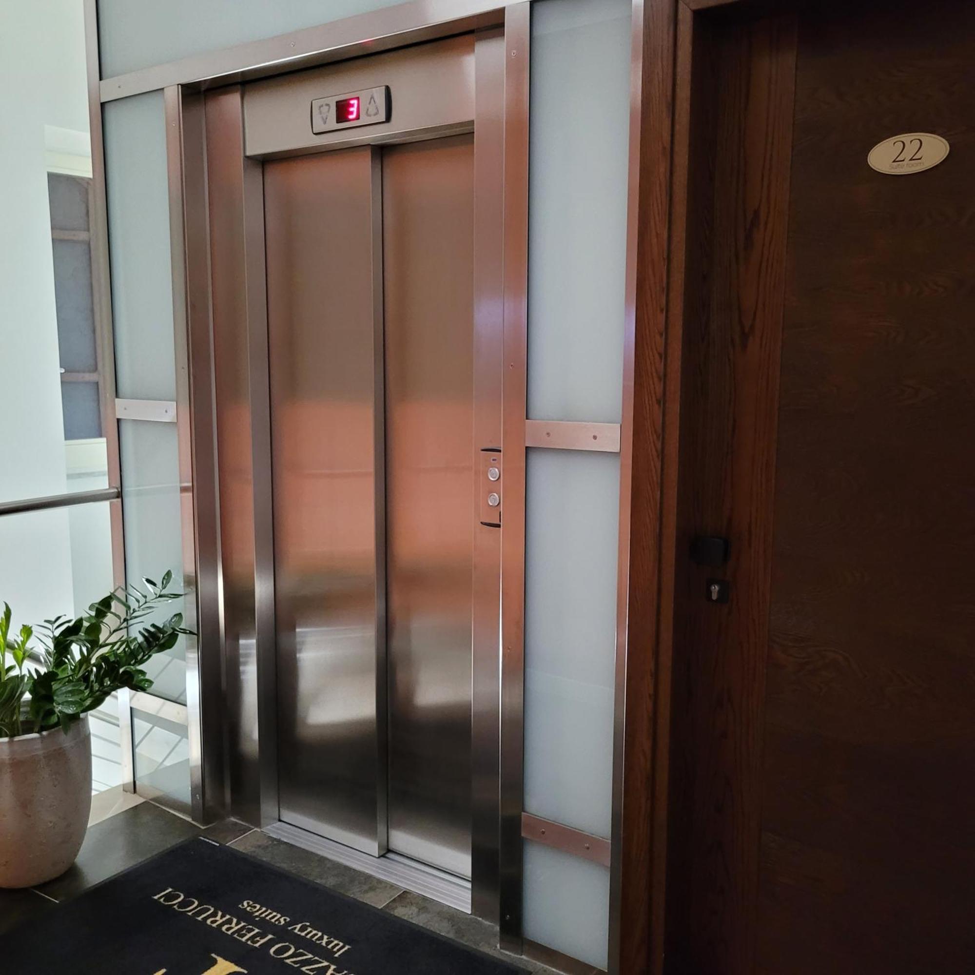 Palazzo Ferrucci Luxury Suites Cagliari Exterior foto